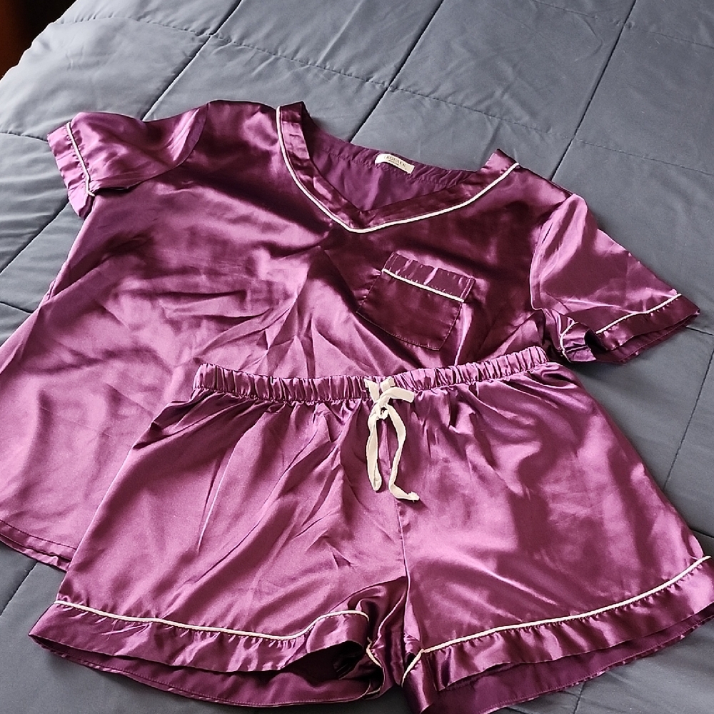 Elegant Satin Pajama Set in Rich Purple